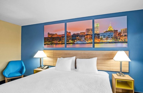 Mount Vernon Hotel | Days Inn by Wyndham Renfro Valley Mount Vernon