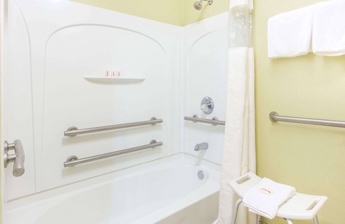 Ripley Hotel | Days Inn by Wyndham Ripley