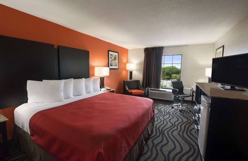 Rome Hotel | Days Inn by Wyndham Rome Downtown