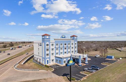 Salado Hotel | Days Inn by Wyndham Salado