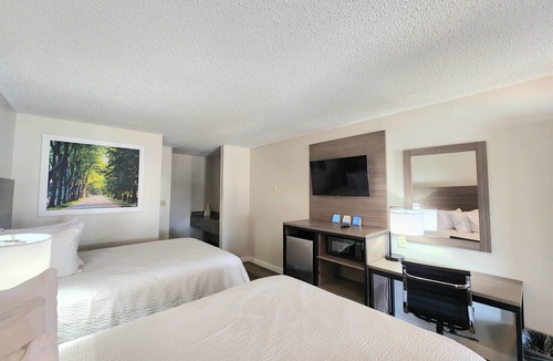 Rio Vista Hotel | Days Inn by Wyndham San Marcos