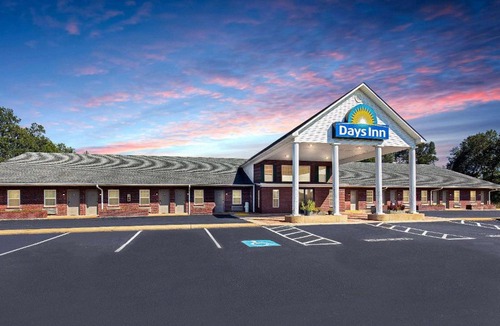 Savannah Hotel | Days Inn by Wyndham Savannah