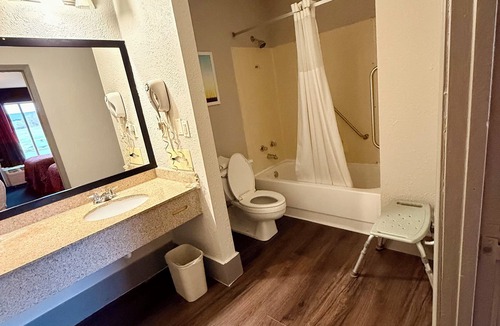 Seymour Hotel | Days Inn by Wyndham Seymour