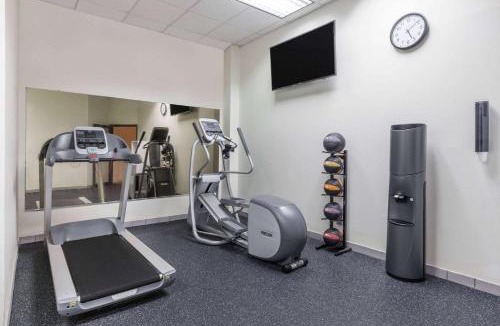 Sherman Hotel | Days Inn by Wyndham Sherman