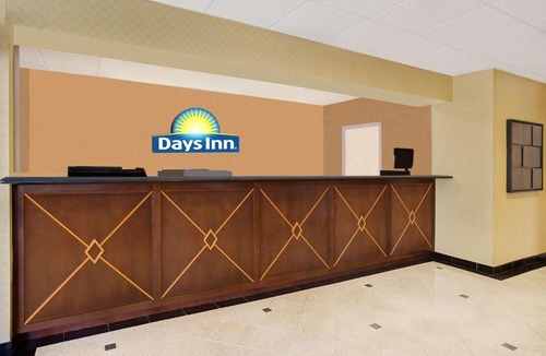 Downtown Hotel | Days Inn by Wyndham Silver Spring