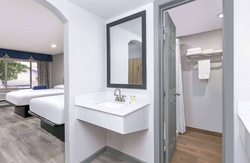 Fort Worth Hotel | Days Inn by Wyndham South Fort Worth