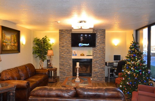 South Tulsa Hotel | Days Inn by Wyndham Southern Hills/ORU