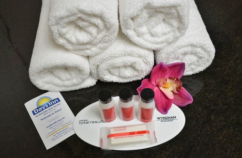 South Tulsa Hotel | Days Inn by Wyndham Southern Hills/ORU