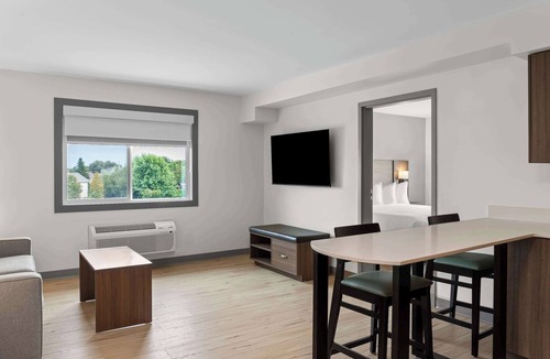 Steinbach Hotel | Days Inn by Wyndham Steinbach