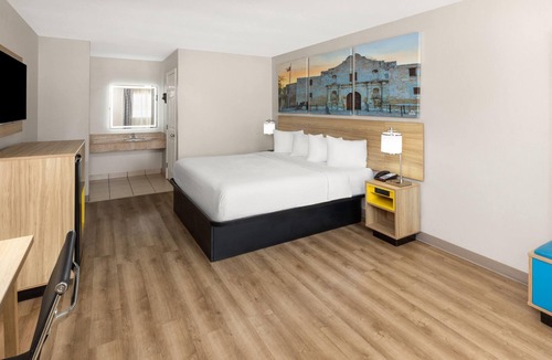 Temple Hotel | Days Inn by Wyndham Temple