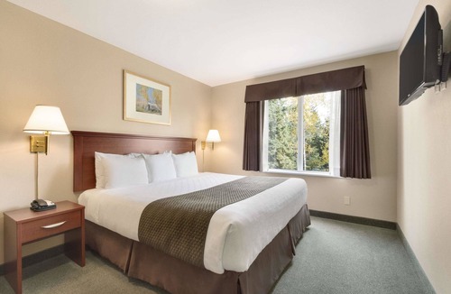 Thunder Bay Hotel | Days Inn by Wyndham Thunder Bay North
