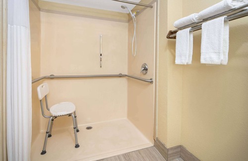 Thomaston Hotel | Days Inn by Wyndham Thomaston