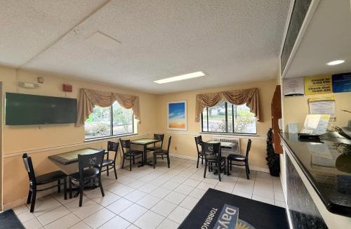 Torrington Hotel | Days Inn by Wyndham Torrington