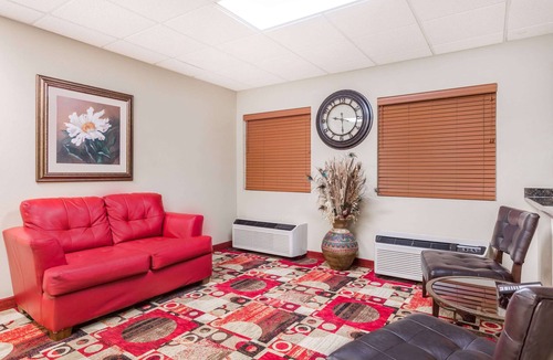 Trenton Hotel | Days Inn by Wyndham Trenton