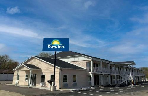 Troy Hotel | Days Inn by Wyndham Troy IL