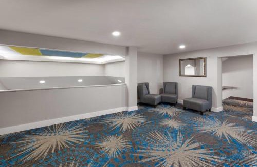 Tulsa Hotel | Days Inn by Wyndham Tulsa Central