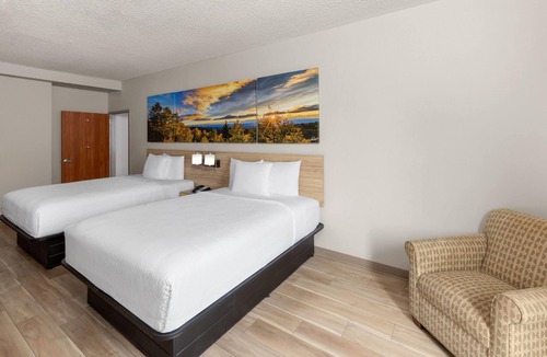 Tulsa Hotel | Days Inn by Wyndham Tulsa Central