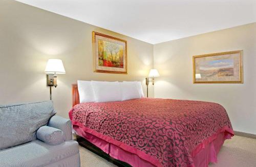 Maryland Heights Hotel | Days Inn by Wyndham St. Louis/Westport MO