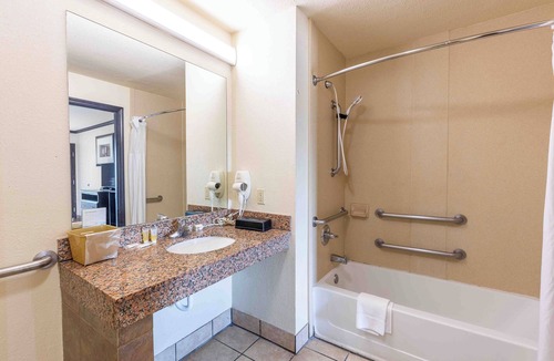 South Oklahoma City Hotel | Days Inn by Wyndham Oklahoma City/Moore