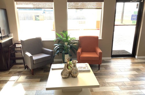 Orange Hotel | Days Inn by Wyndham Orange