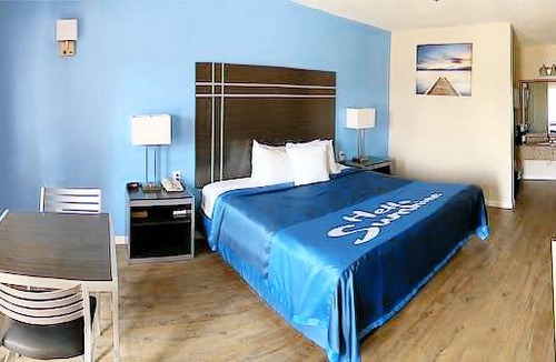 Orange Hotel | Days Inn by Wyndham Orange