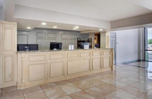 Victoria Hotel | Days Inn by Wyndham Victoria TX East