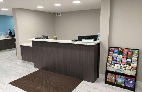 Waco Hotel | Days Inn by Wyndham Waco University Area