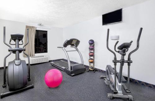 Warrensburg Hotel | Days Inn by Wyndham Warrensburg