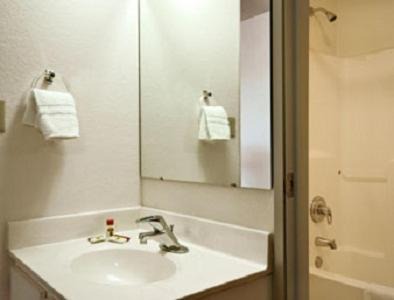 Warsaw Hotel | Days Inn by Wyndham Warsaw