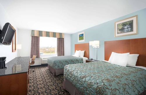 Evans Mills Hotel | Days Inn by Wyndham Watertown Fort Drum