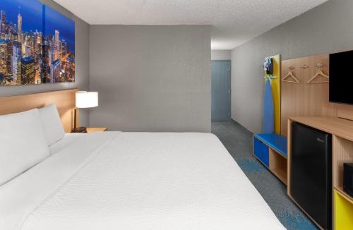 Waukegan Hotel | Days Inn by Wyndham Waukegan
