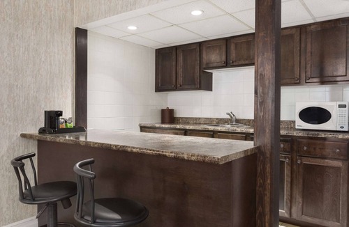 Bridgewater Hotel | Days Inn & Conference Center by Wyndham Bridgewater