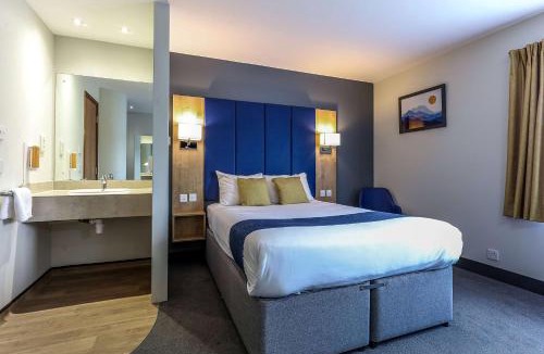 Peterborough Hotel | Days Inn Peterborough