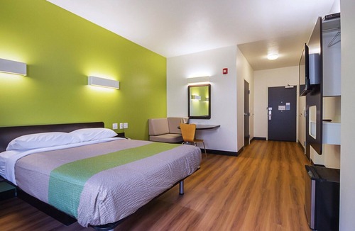 Roseland Hotel | Days Inn South Bend/Notre Dame