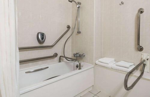 Stone Hotel | Days Inn Stafford