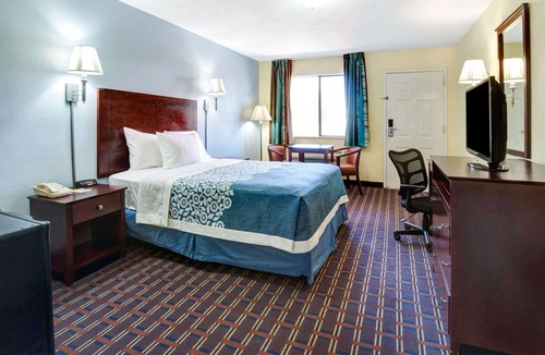 Westside Hotel | Days Inn & Suites by Wyndham Albuquerque West