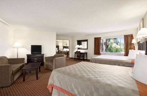 Rancho Cordova Hotel | Days Inn & Suites by Wyndham Rancho Cordova