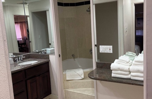 North Whisman Hotel | Days Inn & Suites by Wyndham Mountain View