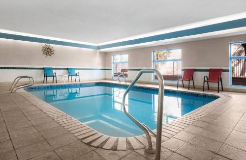 Victory Hills Hotel | Days Inn & Suites by Wyndham Airport Albuquerque