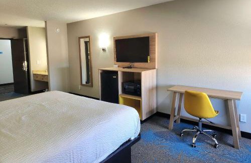 New Iberia Hotel | Days Inn & Suites by Wyndham New Iberia
