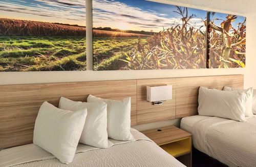 New Iberia Hotel | Days Inn & Suites by Wyndham New Iberia