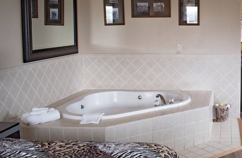 Pocahontas Hotel | Days Inn & Suites by Wyndham Pocahontas