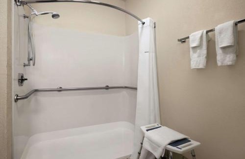 Romeoville Hotel | Days Inn & Suites by Wyndham Romeoville