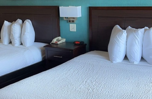 Springfield Hotel | Days Inn & Suites by Wyndham Springfield on I-44