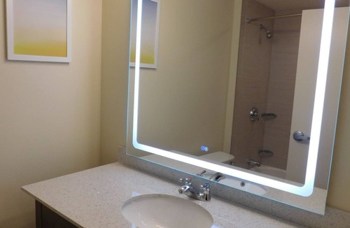 Kearney Hotel | Days Inn & Suites by Wyndham Kearney
