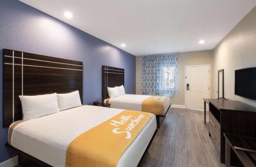 La Porte Hotel | Days Inn & Suites by Wyndham La Porte
