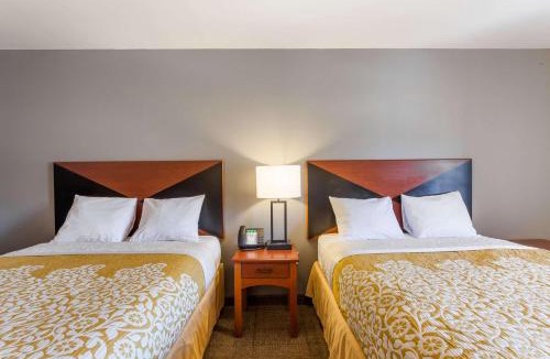 Rohrerstown Hotel | Days Inn & Suites by Wyndham Lancaster Amish Country