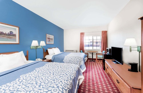 Lordsburg Hotel | Days Inn & Suites by Wyndham Lordsburg