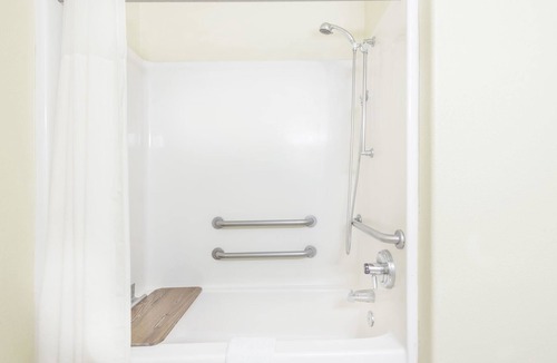 Lordsburg Hotel | Days Inn & Suites by Wyndham Lordsburg