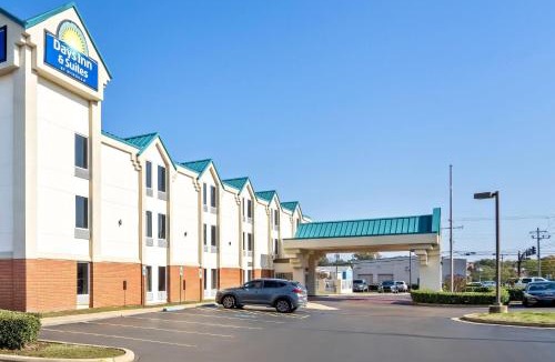 Tougaloo Hotel | Days Inn & Suites by Wyndham Ridgeland